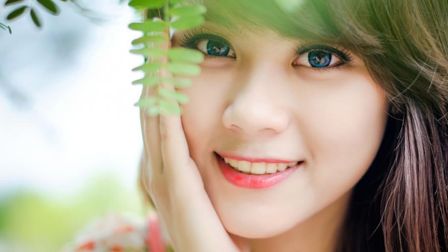 对爱泼斯坦案改口后，特朗普陷入多重“围攻” | 国际识局